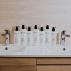 Helia-D Skin Selection Velvet Touch Regeneráló testápoló igénybe vett bőrre 400 ml