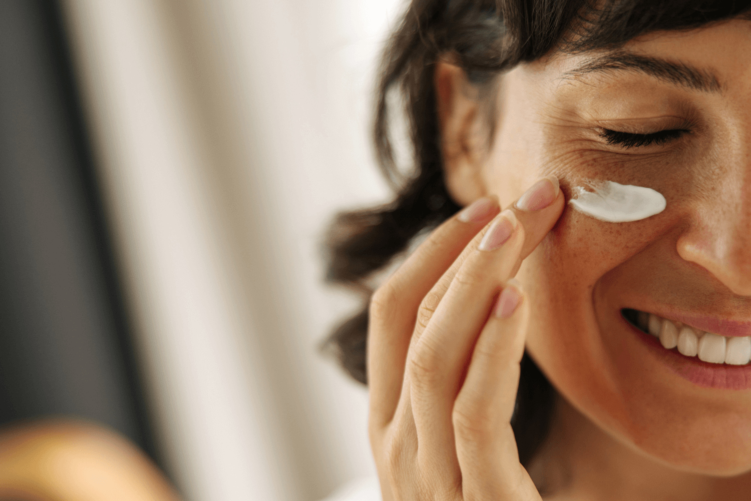 A reggeli rutin legfontosabb eleme: nappali arckrém fényvédővel